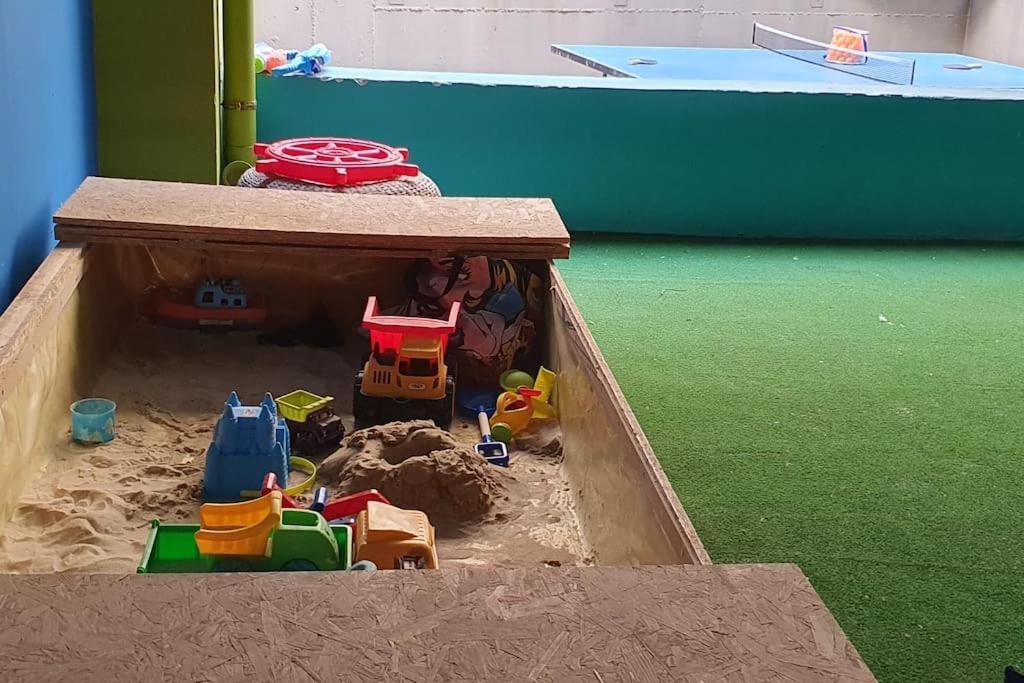 Central, Parking, Play Area, 1Km To The Sea Iraklion Buitenkant foto